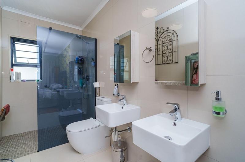 7 Bedroom Property for Sale in Fish Hoek Western Cape